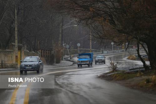برف و باران در جاده های ۵ استان