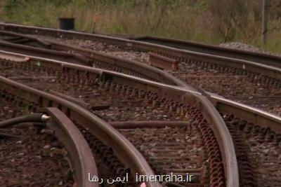 توقف ۴ قطار مسافری به دنبال خروج قطار باری از خط در لرستان