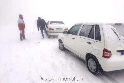 بارش برف محور قوچان به درگز را مسدود کرد