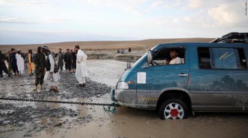 مرگ نزدیک به ۱۰۰ تن در سیل افغانستان