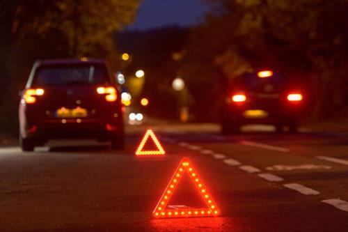 مثلت خطر را هنگام خرابی خودرو جدی بگیرید