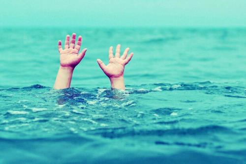 نجات 9 نفر از غرق شدن در قشم