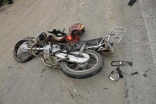 برخورد خودرو سواری با موتورسیکلت در زبرخان 2 کشته برجا گذاشت
