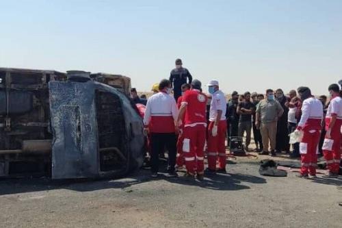 ۱۴ مصدوم در تصادف خودرو ون با سواری در محور سامرا به بغداد
