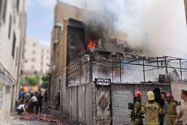 جزئیات حریق گسترده یک انبار در خیابان مولوی تهران