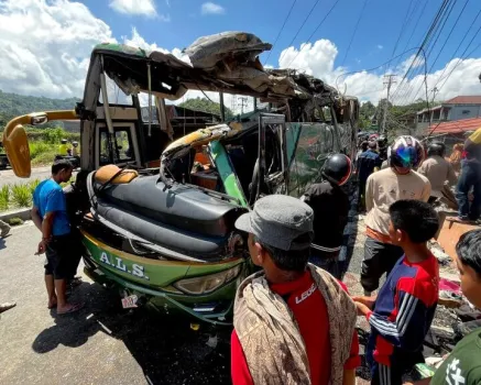 ۵ کشته در تصادف رانندگی در بالی اندونزی