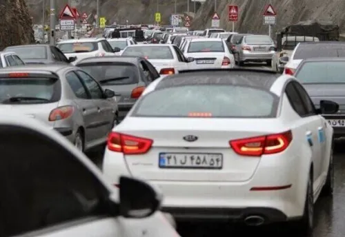 ترافیک در محورهای منتهی به مازندران سنگین شد