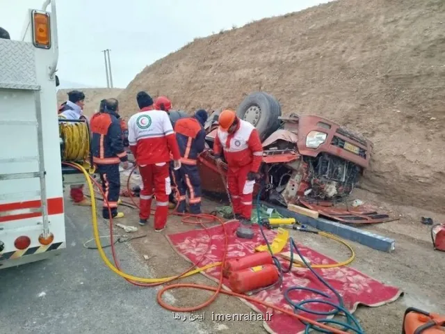 واژگونی تریلی در سمنان جان یک نفر را گرفت