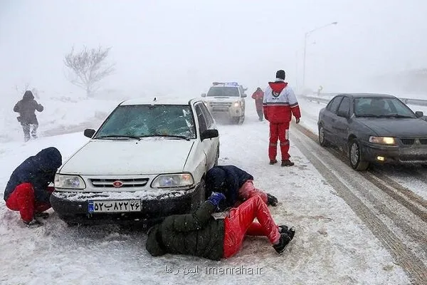 عرضه خدمات امدادی هلال احمر در 21 استان به علت بارندگی باران و برف