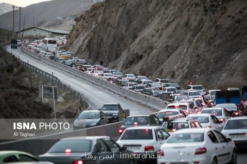 ترافیك سنگین جاده های منتهی به شمال، بارش برف در بعضی محورها