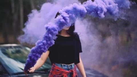 دود رنگی مدل color smoke نورافشانان