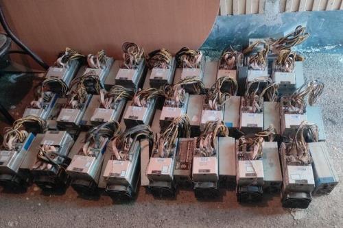 كشف ۵۷ دستگاه استخراج ارز دیجیتال قاچاق در زرندیه